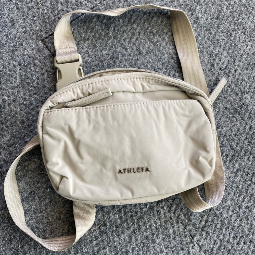 Athleta crossbody Fanny pack neutral